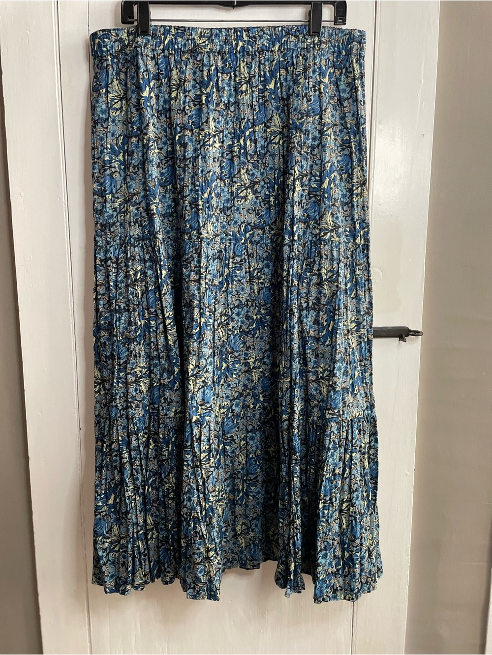 Travelers Reversible Crinkly 100% Cotton Elastic Waist Pull On Tiered Skirt 1X